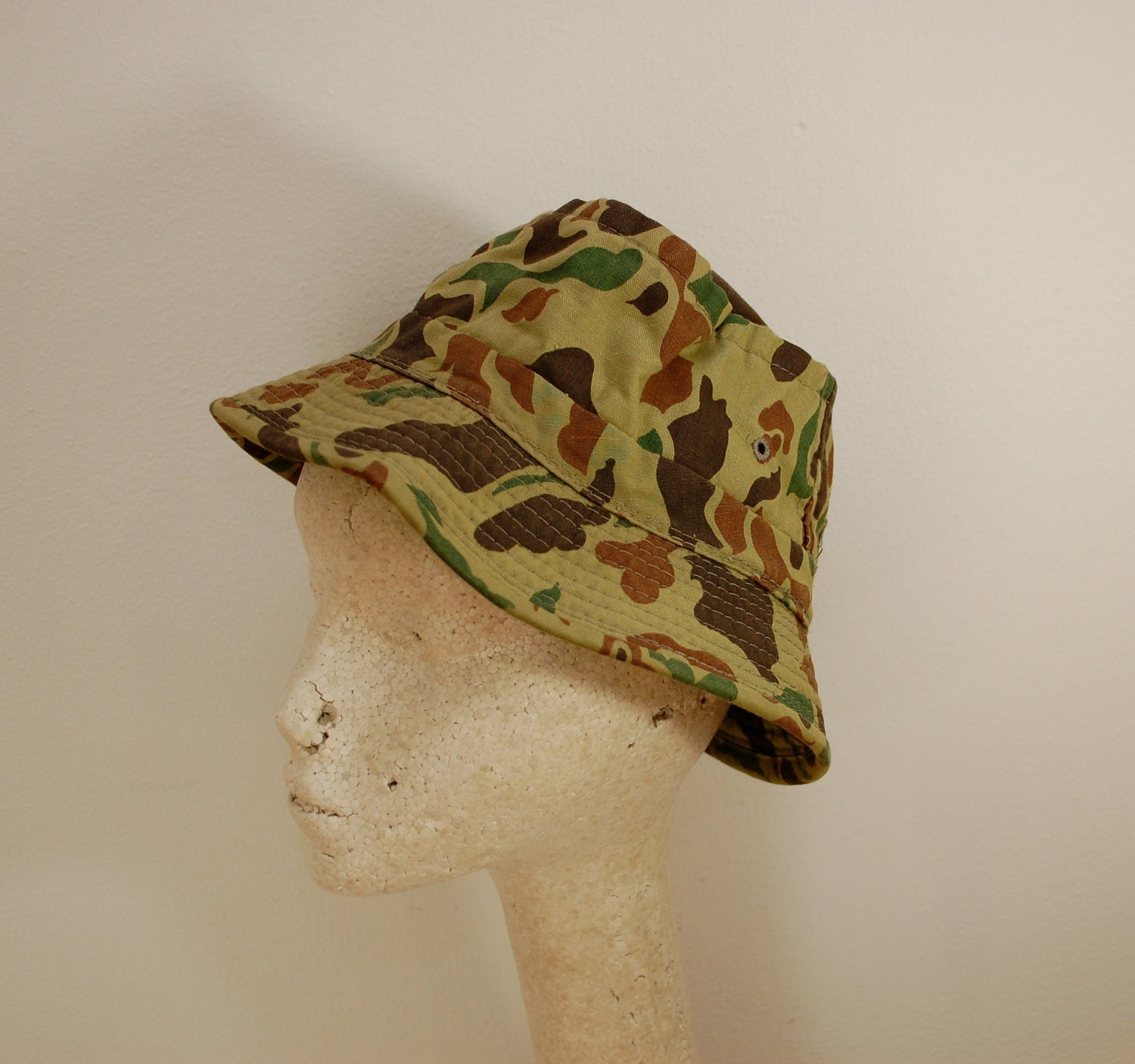 Vintage CAMOUFLAGE Roll Up Bucket Hat by YA sz. medium