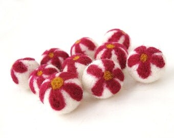 Felt Balls Ivory and Fushia Flower - 10 Pure Wool Beads 20mm