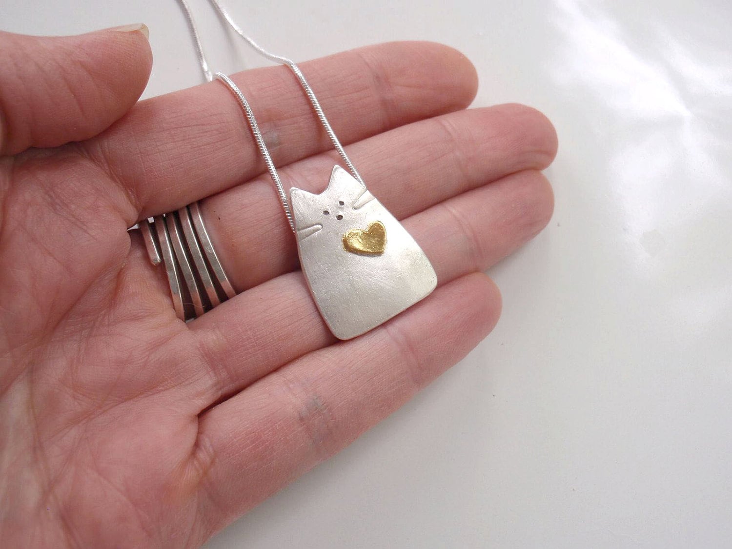 Cat Jewelry Cat Pendant Necklace with a Pure Gold Heart