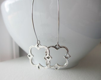As Seen on TV - Caroline Earrings, Fancy Clover Long Earrings - The Vampire Diaries Season 5 and 6