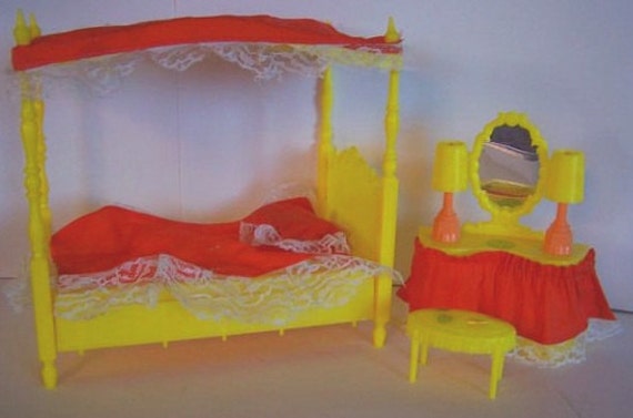 Vintage DAWN Doll BEDROOM Dollhouse Furniture Fits Pippa