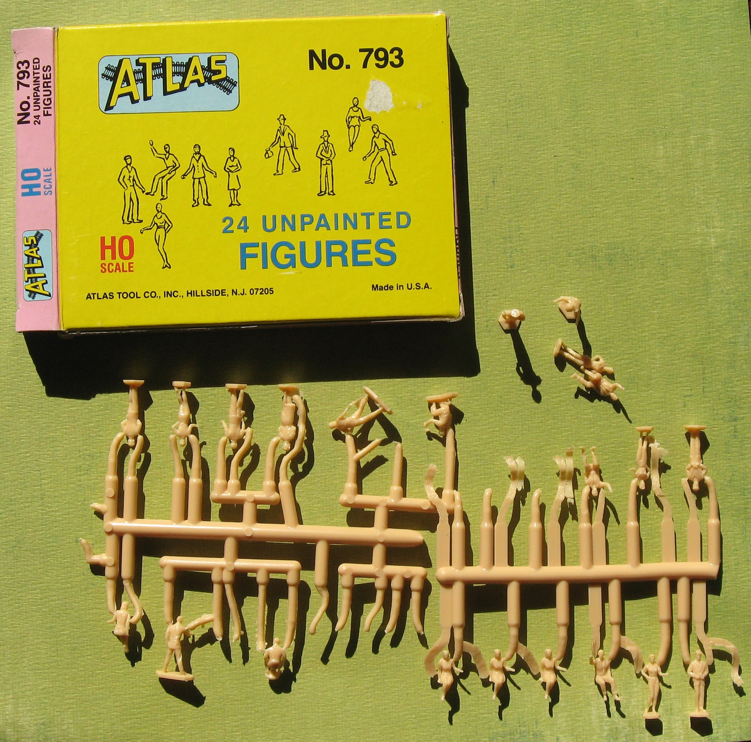 Noch Unpainted Figures (72) HO Scale Model Railroad Figure 