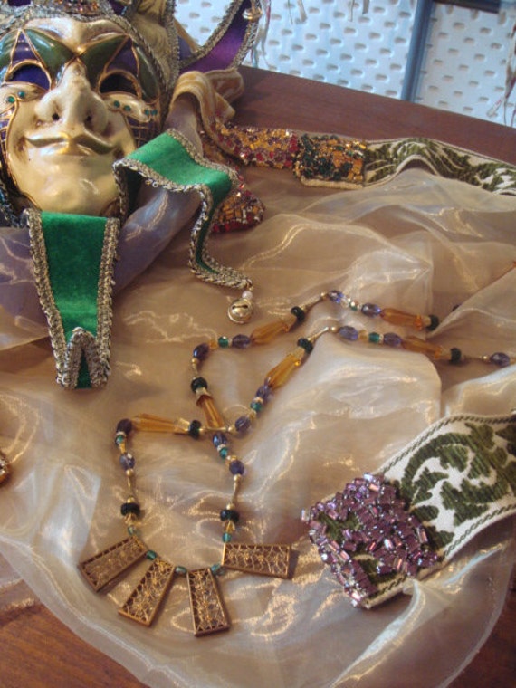 vintage mardi gras glass beads