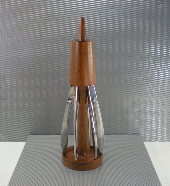 Mid Century Walnut Steak Knife Holder Set Free by oldetymestore