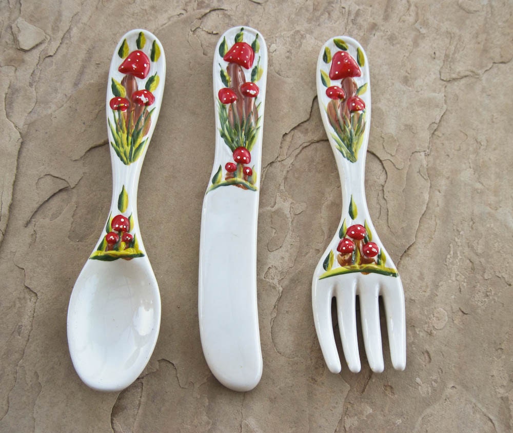 Wall Hanging Ceramic Knife Fork And Spoon Red And White With