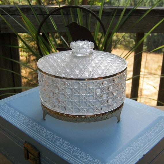 Avon Plastic Powder Puff Box Cut Crystal Look Oak Hill