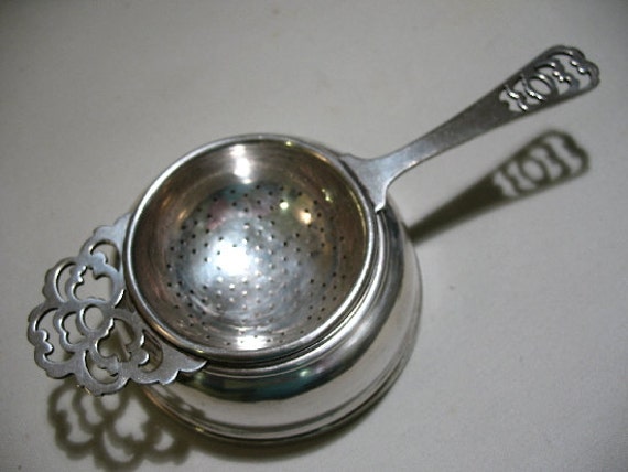 Vintage REGIS PLATE e.p.n.s. Tea Strainer with by Vintageisnow