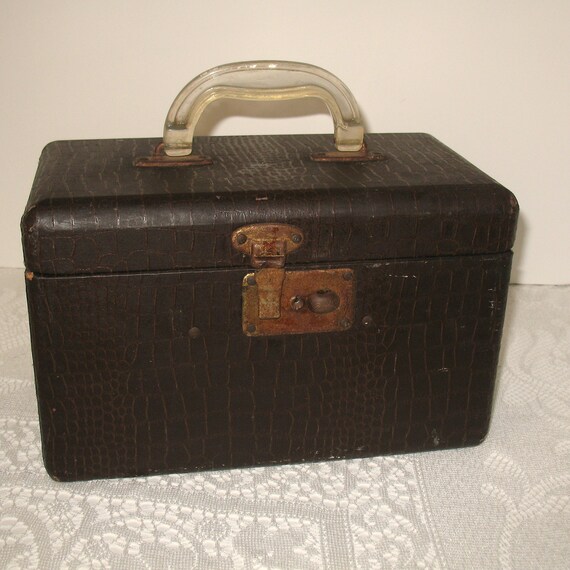 Vintage Style Train Case 8