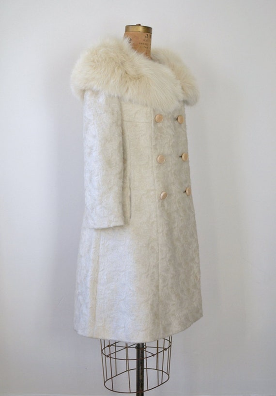 1960s White Coat / 60s Fox Fur Collar Coat
