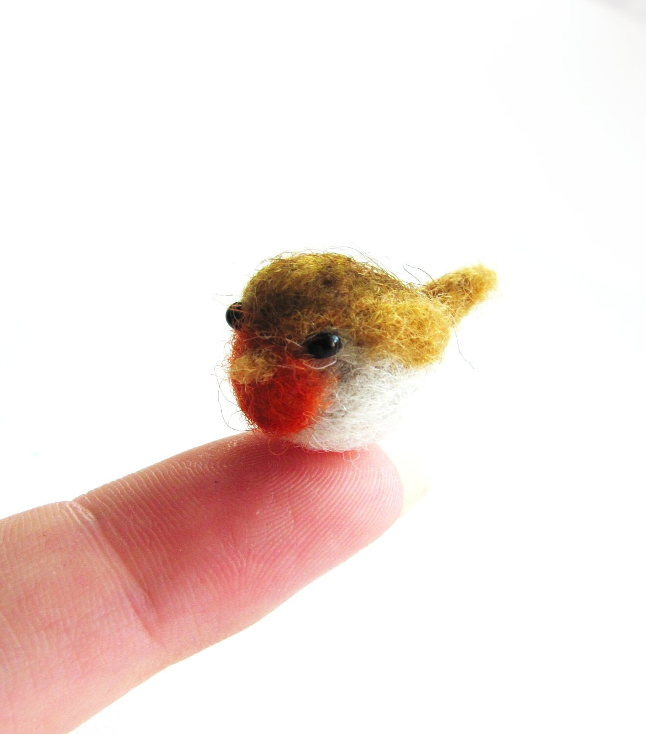Tiny needle felted robin