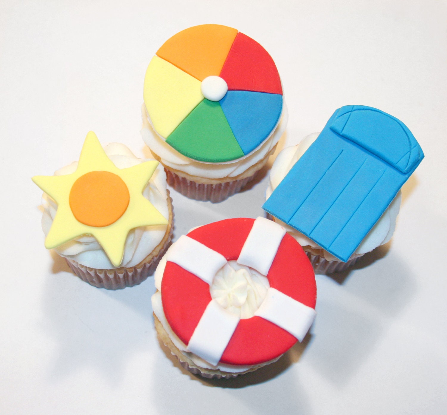 fondant-cupcake-toppers-beach-summer-party-by-harrietshouseofcakes