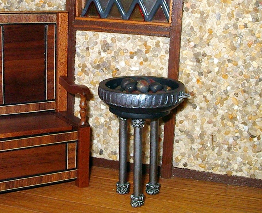 Medieval Brazier with Glowing Coals Dollhouse Miniature 1/12