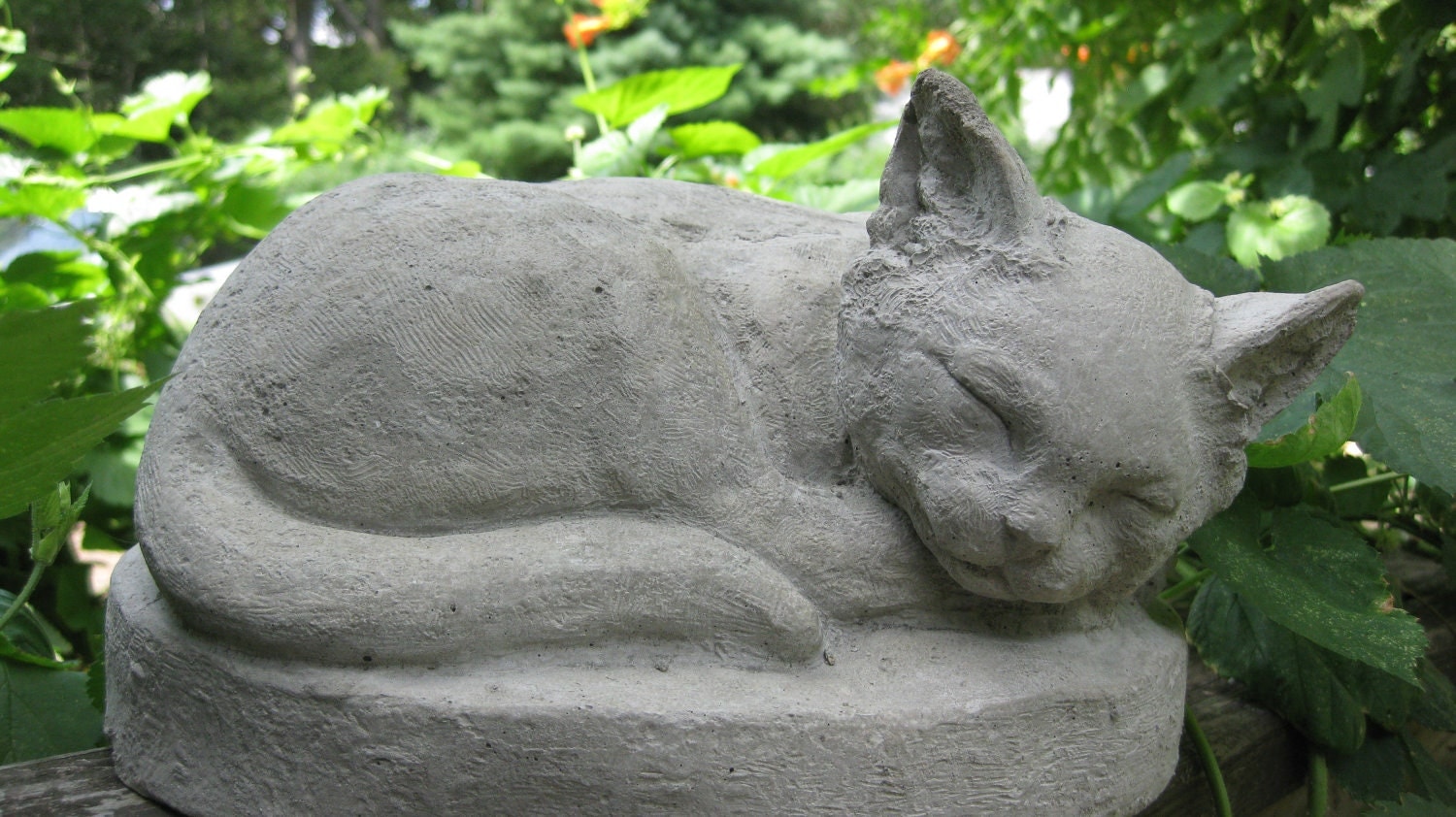 sleeping cat garden statue