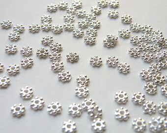 100 daisy spacer beads beaded rondelle shiny silver plated 4mm PLF1022Y-S