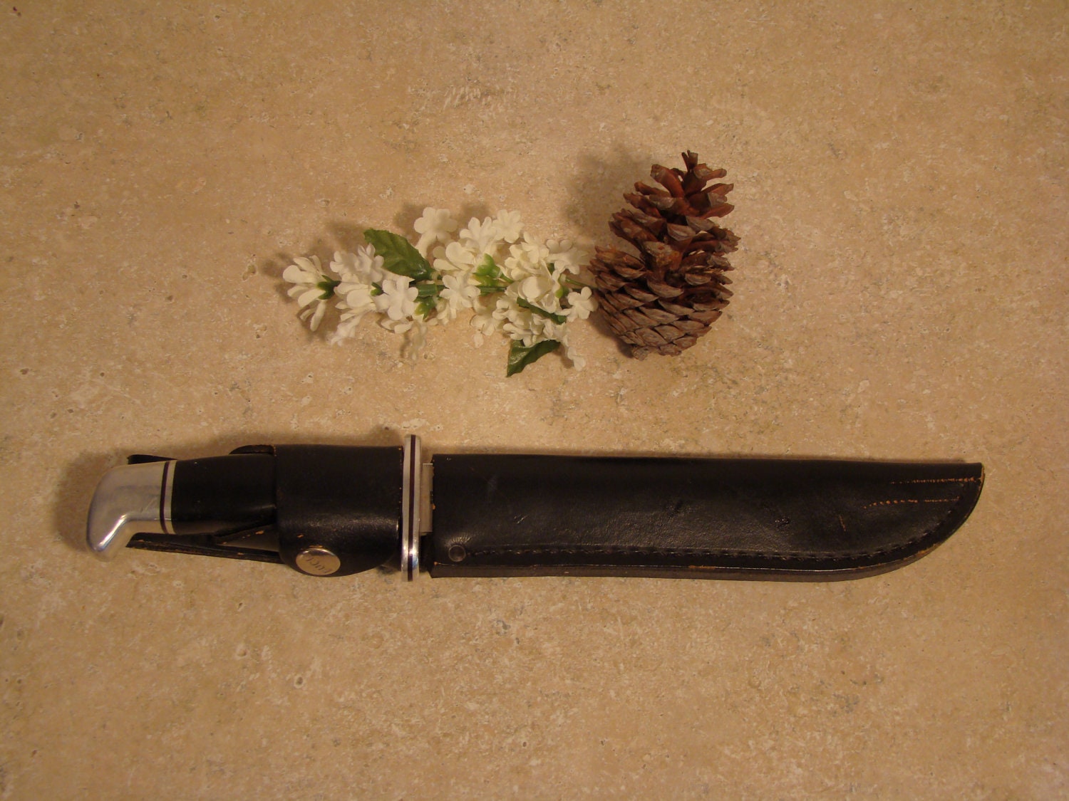 Buck Knife Model 120 / Leather Sheath / Hunting Survival Bowie