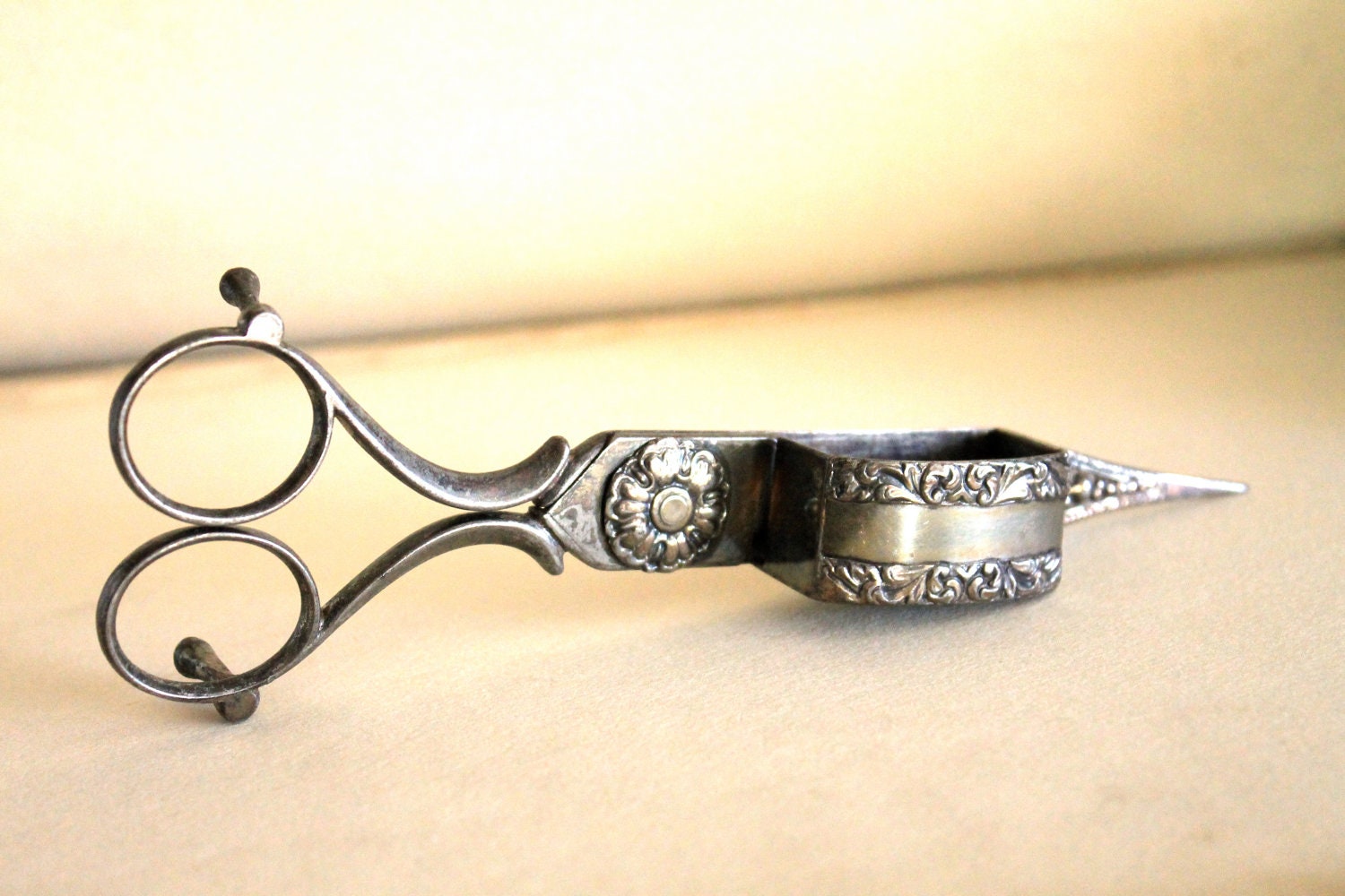 Antique Candle Snuffer / Wick Scissors primitive vintage