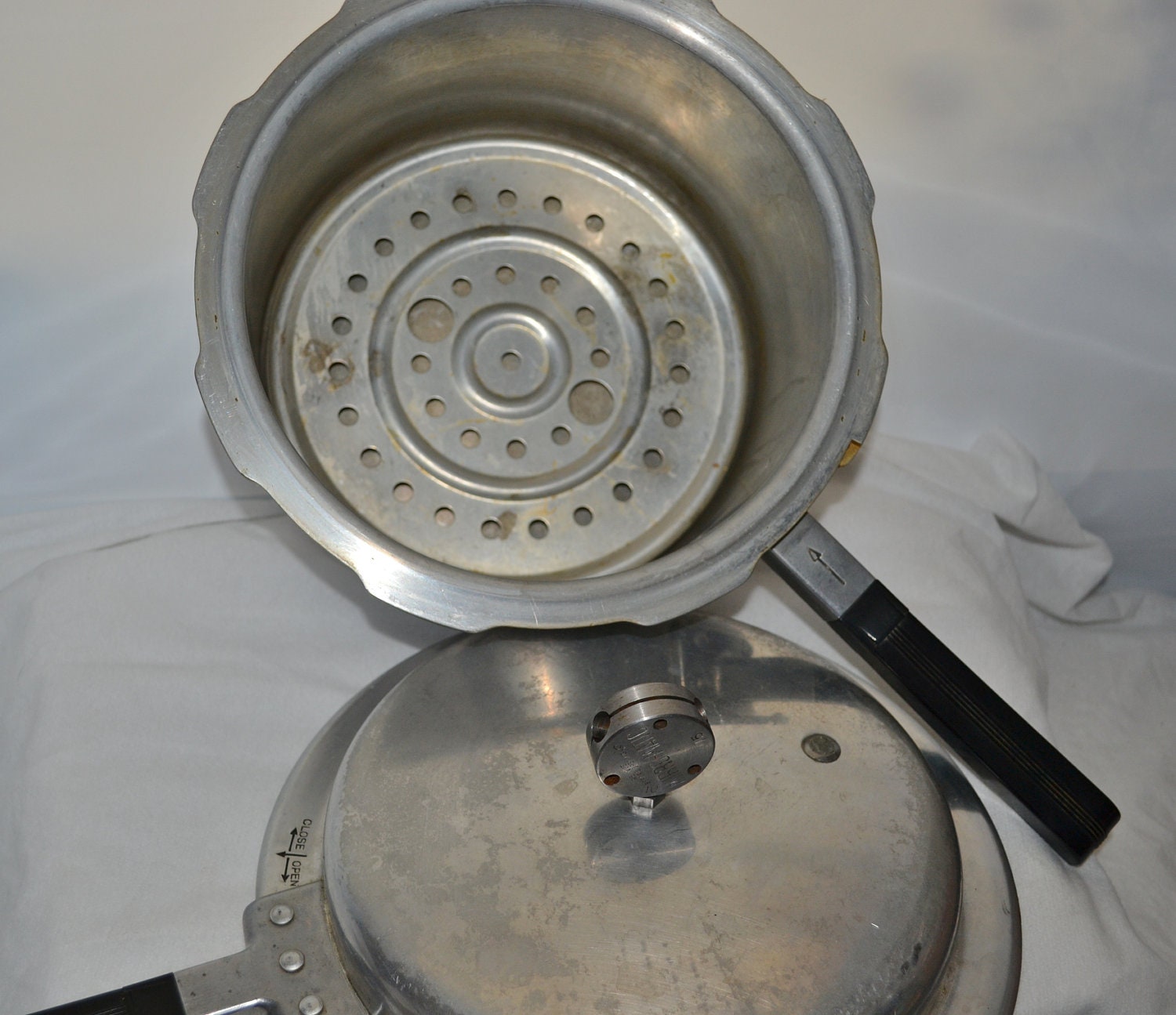 Vintage Mirro Pressure Pan/Cooker 4 Quart 394M Made in