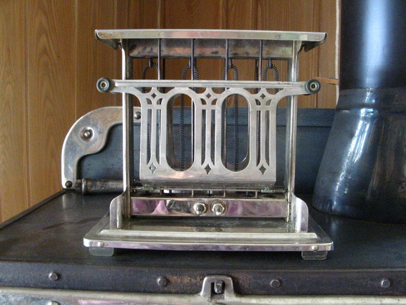 Universal antique toaster