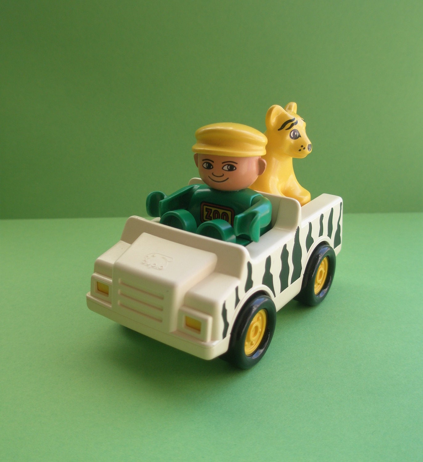 duplo zoo keeper