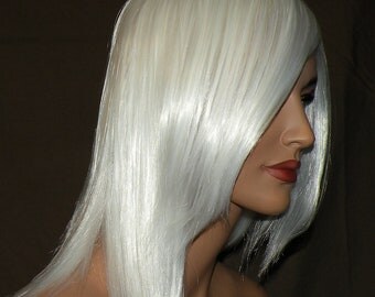Vivian // Platinum Blonde Wig Shoulder Length Long Bangs Synthetic Hair