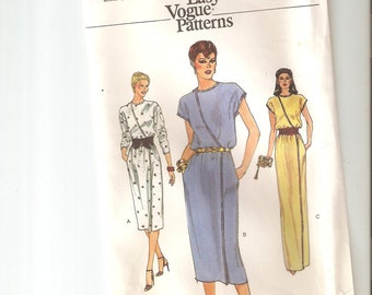 Vintage UNCUT Vogue Sewing Pattern 7581 for Dress, Sz 14, 1970s
