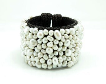 White freshwater pearl and dark brown bangle