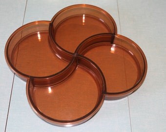 Amber color Mod Gunnar Cyren Dansk Designs GC Amber Acrylic Snack Veggie Candy Tray Pinwheel Divided into Four