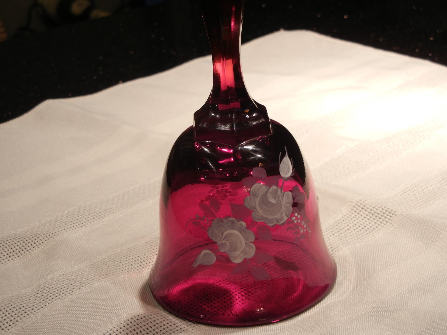 FENTON bell red glass hand painted L. Everson white roses 80s