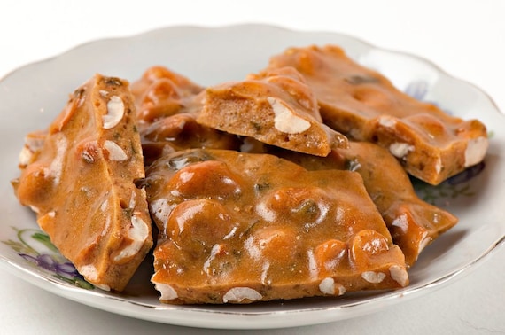 Spicy Jalapeno Peanut Brittle (1 pound)