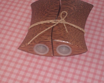 palm wood salt n pepper shakers