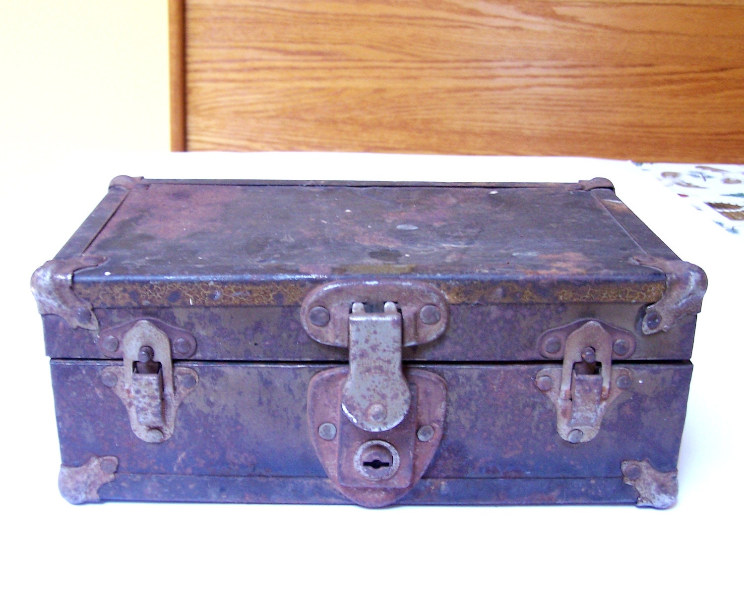 Vintage metal trunk small primitive