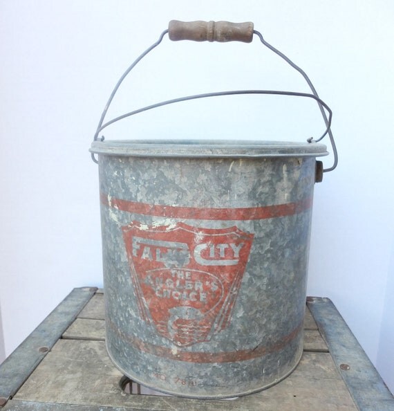 Vintage Galvanized Metal Fall City Minnow Bucket Complete
