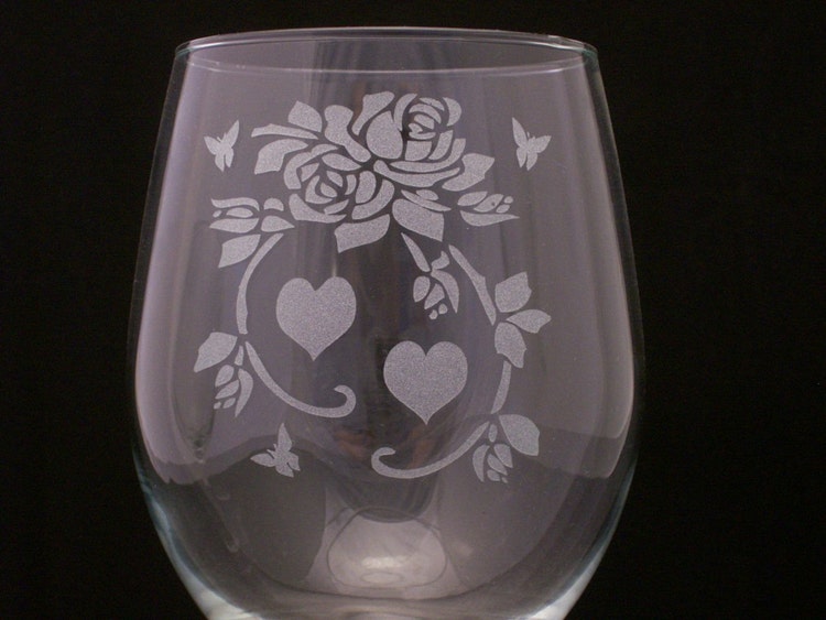 Rose and Hearts Etched Wine Glasses Valentines day by Etchddreams