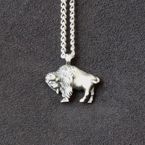 Vintage Avon Buffalo Bison Necklace & 16 Chain