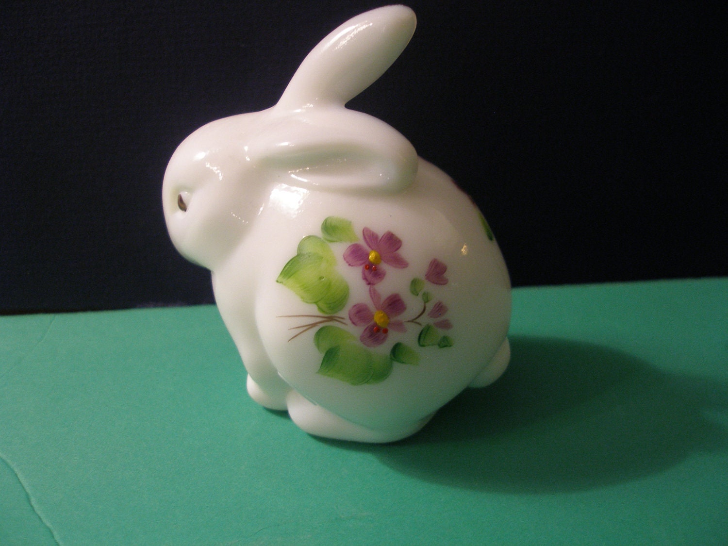 fenton glass bunny figurine