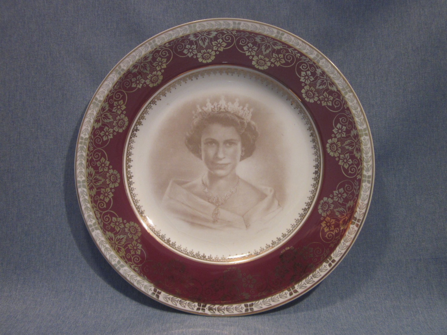 Crown Ducal collectible plate Queen Elizabeth II Coronation