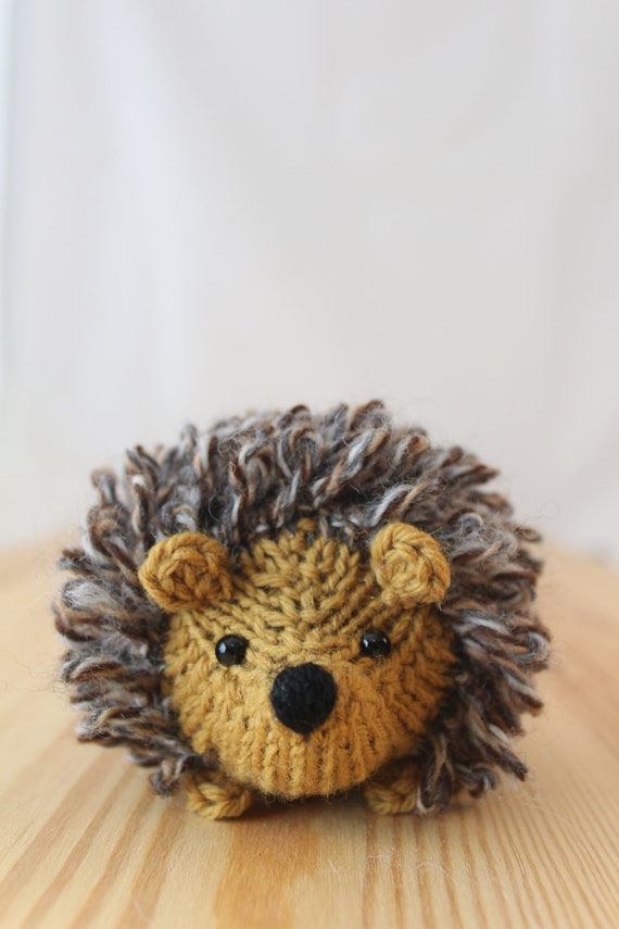 Little knitted hedgehog in honey and tweed stuffed by Yarnigans