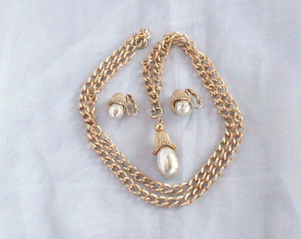 Vintage Baroque Pearl Necklace Earrings Set Vintage Sarah Coventry Fashion Parade Chunky Chain