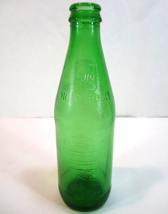 Items similar to Pre-Deposit Green Glass 7-Up Bottle 1950's Vintage on Etsy