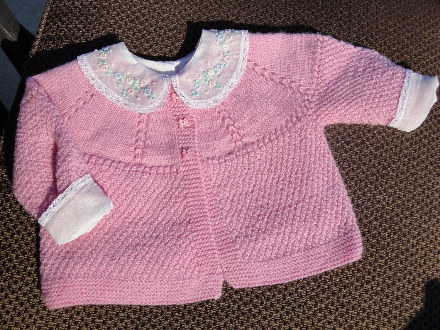 Pattern Baby Rose Sweater to Knit