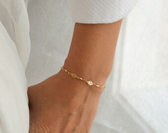 Gold bracelet, elegant 24k gold plated chain, bridesmaids gifts, oval charms bracelet. minimalist delicate jewelry, bridal wedding bracelet