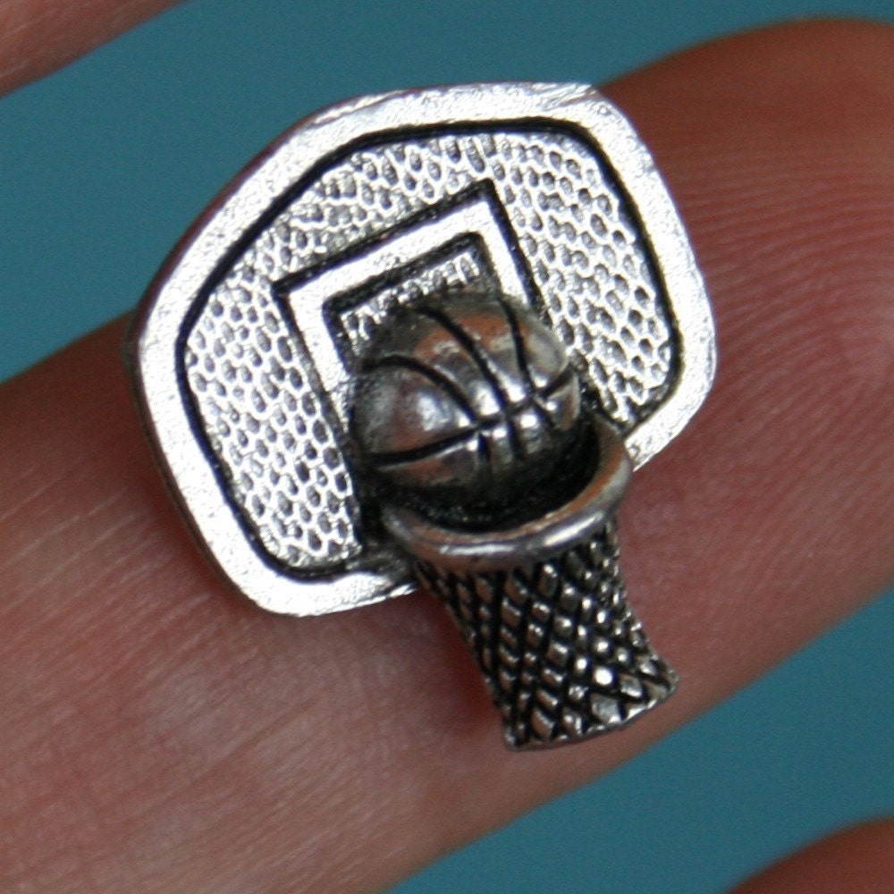 Tie Tack Basketball and Hoop