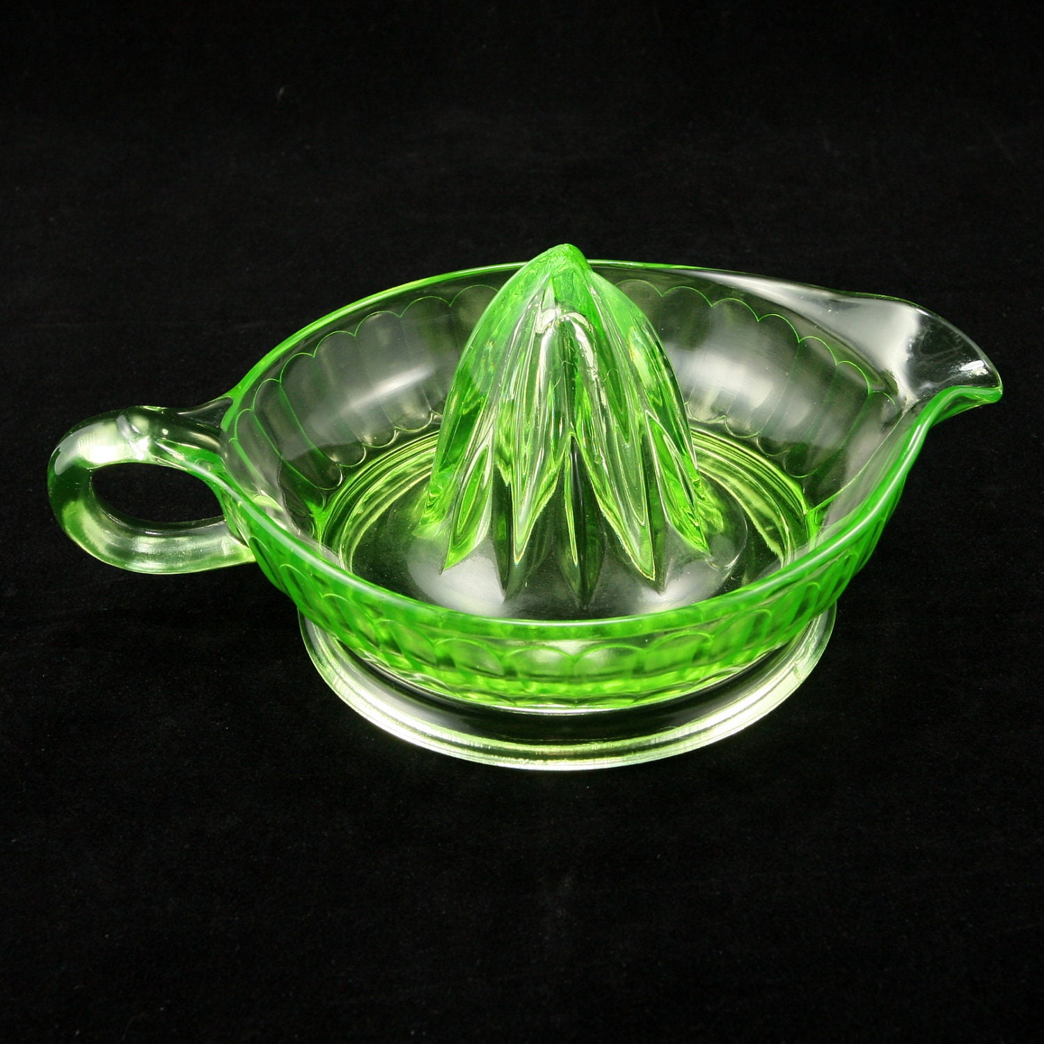 Hocking Green Depression Glass Juicer Reamer w Handle Vintage