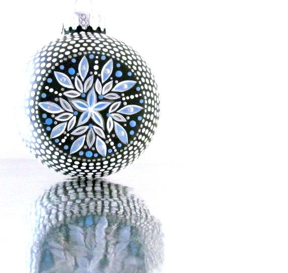 snowflake blue and white hollow glass by pearlespainting snowflake blue and white hollow glass by pearlespainting