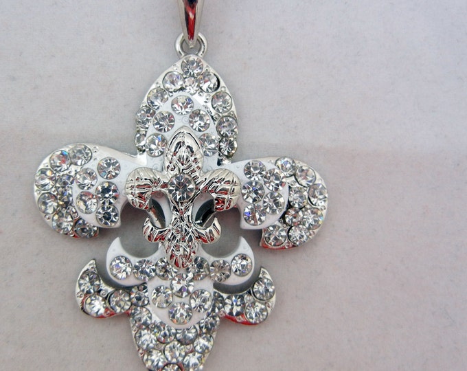 Rhinestone Multi Layered Fleur de Lis Pendant Silver-tone