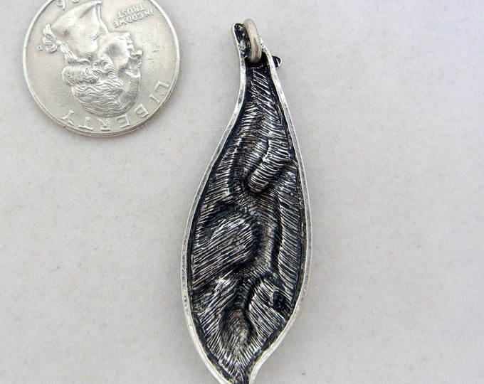 Antique Silver-tone Lizard Drop Pendant