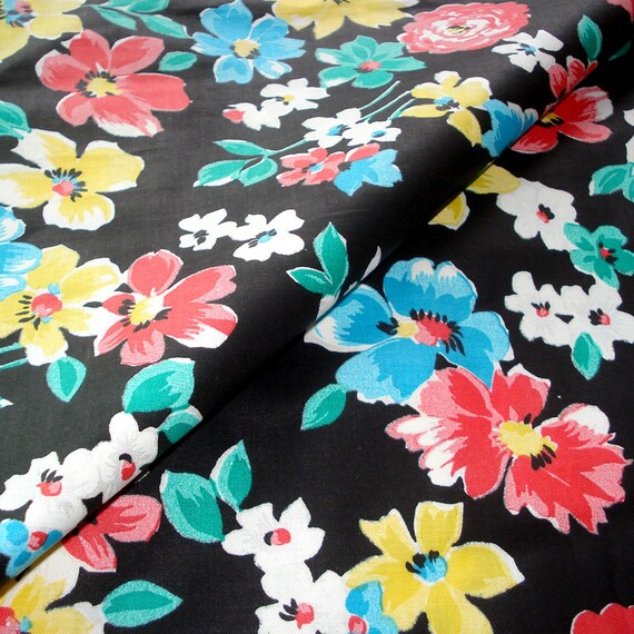 Vintage Polished Cotton Fabric Retro Floral Flowers