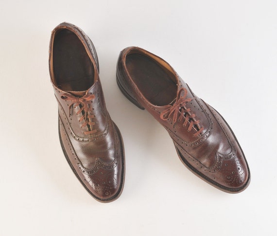 mens vintage wingtip shoes