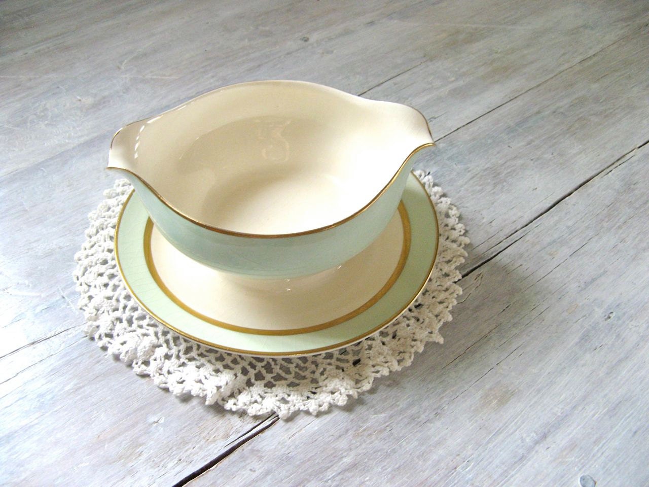 Gravy Boat with Attached Saucer Vintage PopeGosser by Anidar