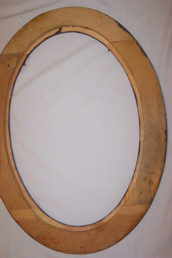 Picture Frame Oval Wood with Wooden Oak Leaves No Glass